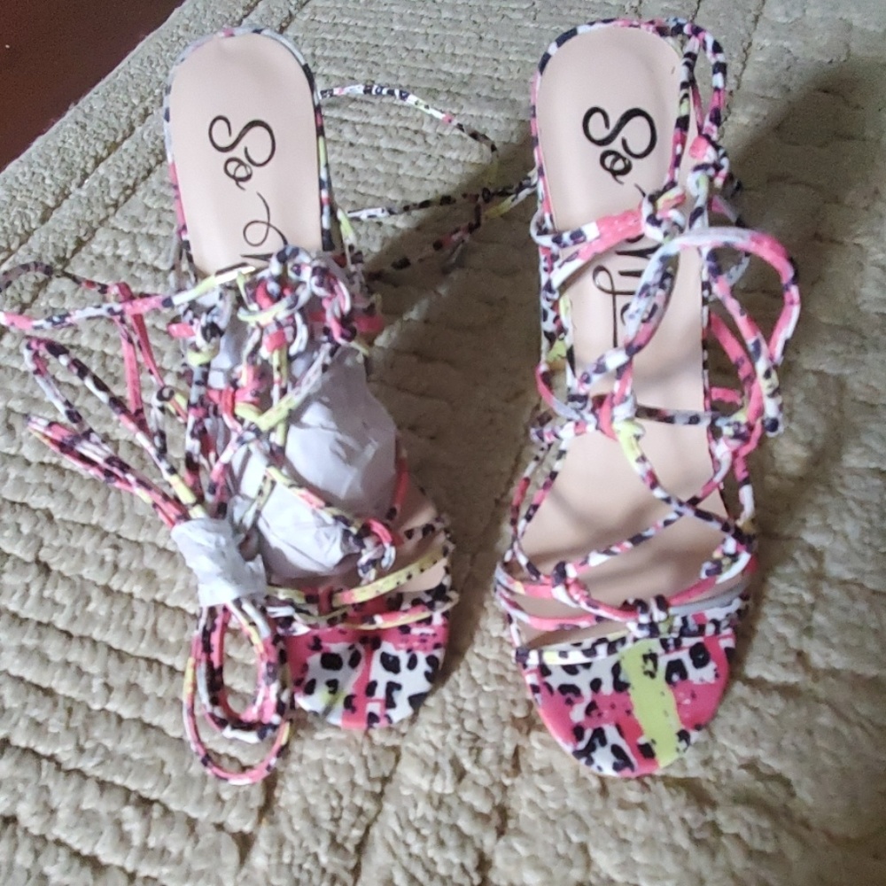 Sexy multi color leopard tie up heels!!
